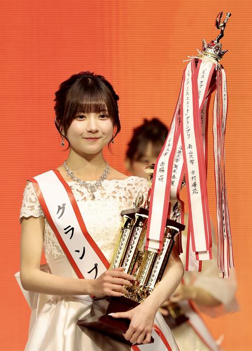 「MISS OF MISS CAMPUS QUEEN CONTEST 2025」グランプリの橋本菜々子さん（撮影・河田真司）