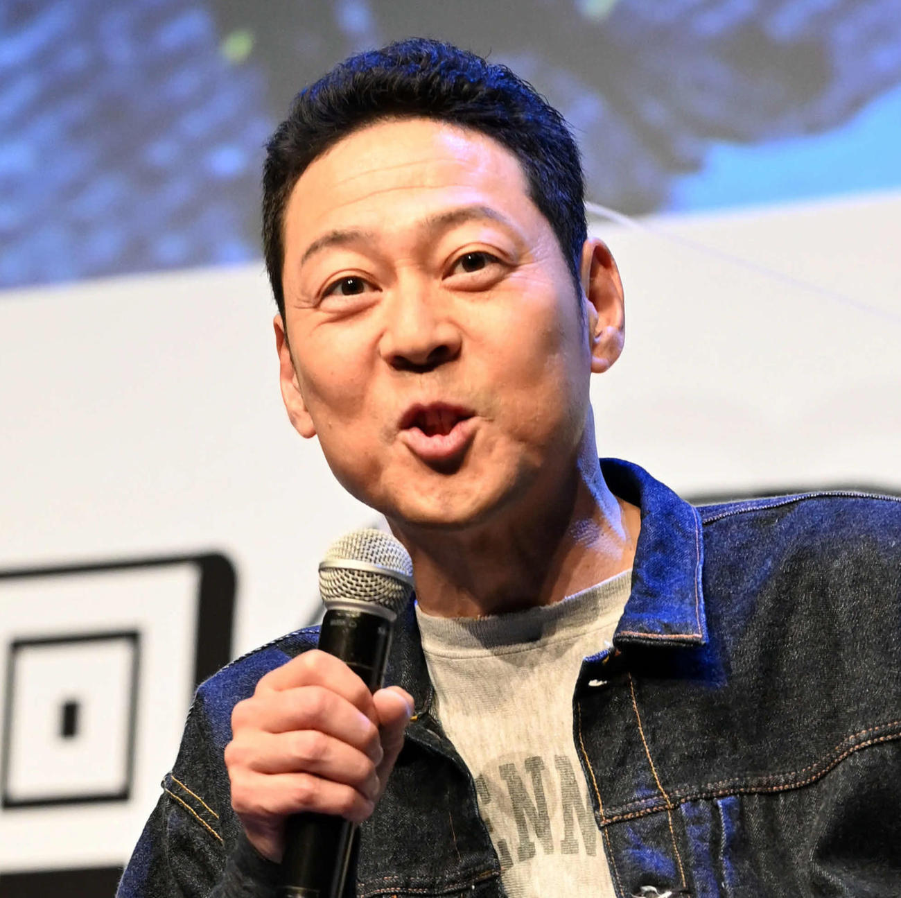 東野幸治（2021年11月撮影）