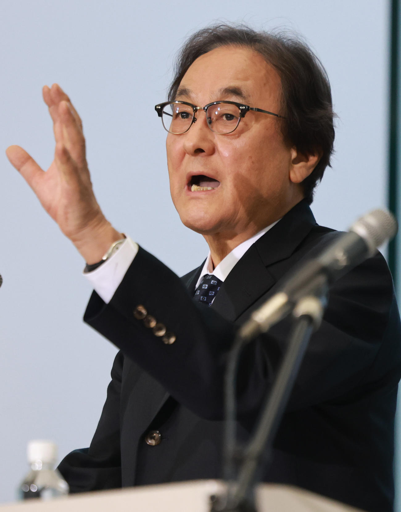 会見するフジ・メディア・ホールディングスの金光社長（撮影・野上伸悟）