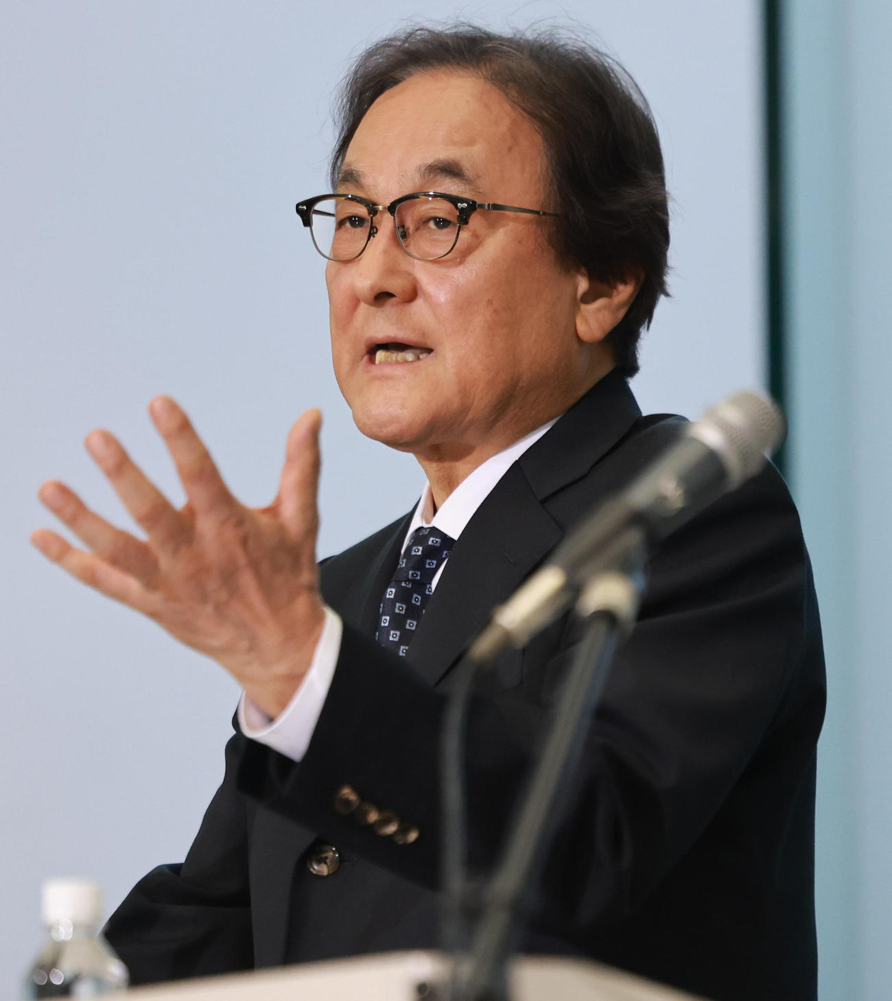 会見するフジ・メディア・ホールディングスの金光社長（撮影・野上伸悟）