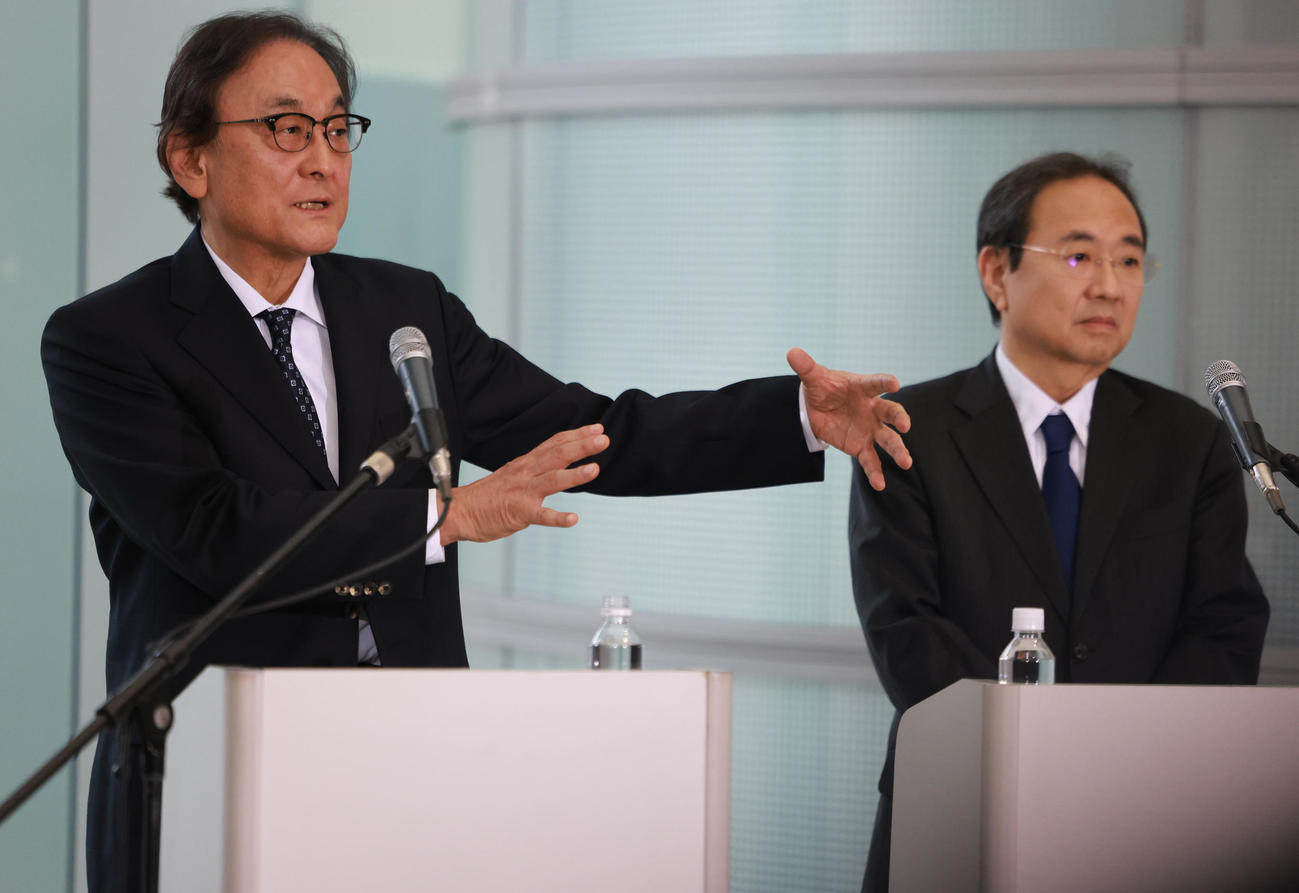 会見するフジ・メディア・ホールディングスの金光社長（撮影・野上伸悟）