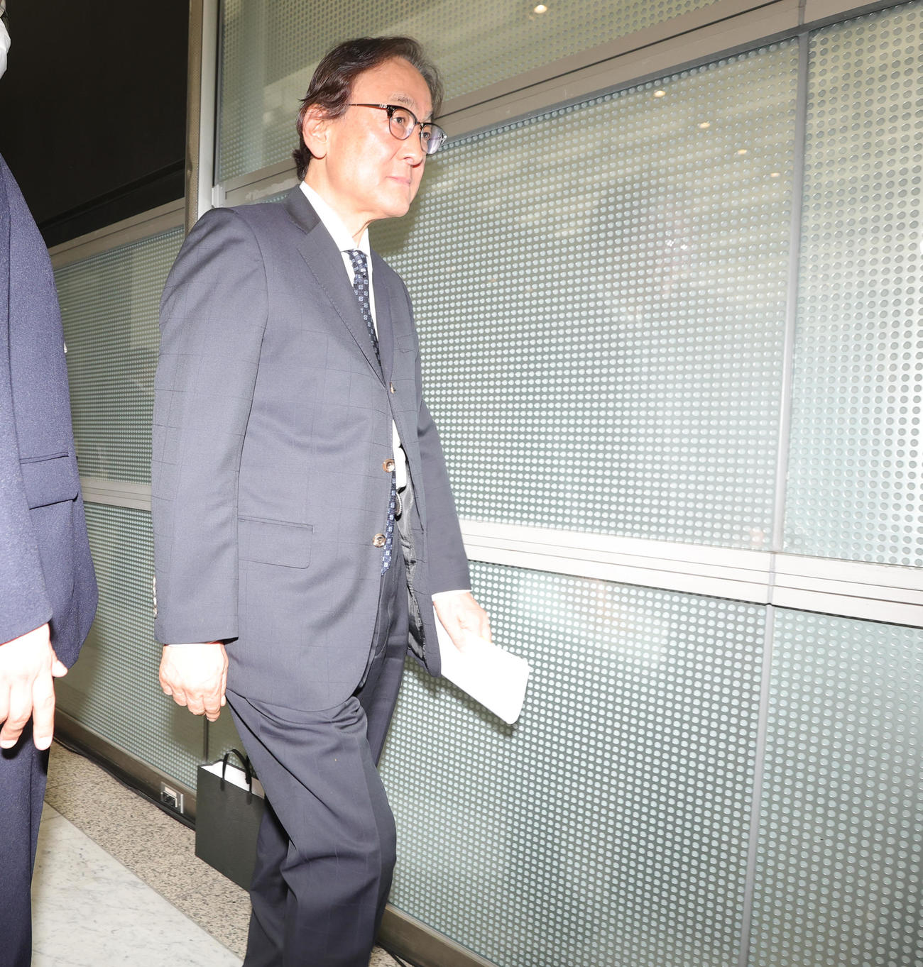 会見を終えたフジ・メディア・ホールディングスの金光社長（撮影・野上伸悟）