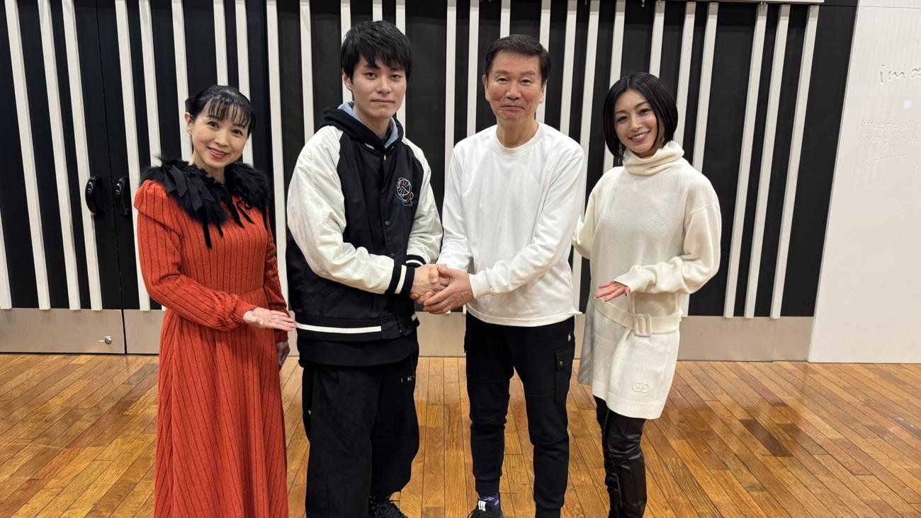 FM NACK5「青春もぎたて朝一番！」とニッポン放送「青春の勲章はくじけない心」の出演者たち。左から西村知美、小川哲央、森田健作、酒井法子