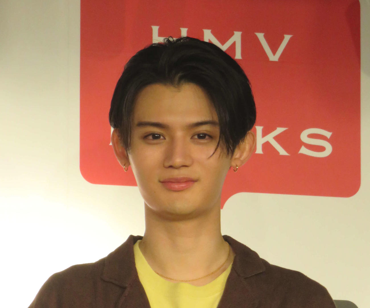 25年度カレンダー「Andre」の発売記念イベント前に取材に臨んだ藤原大祐