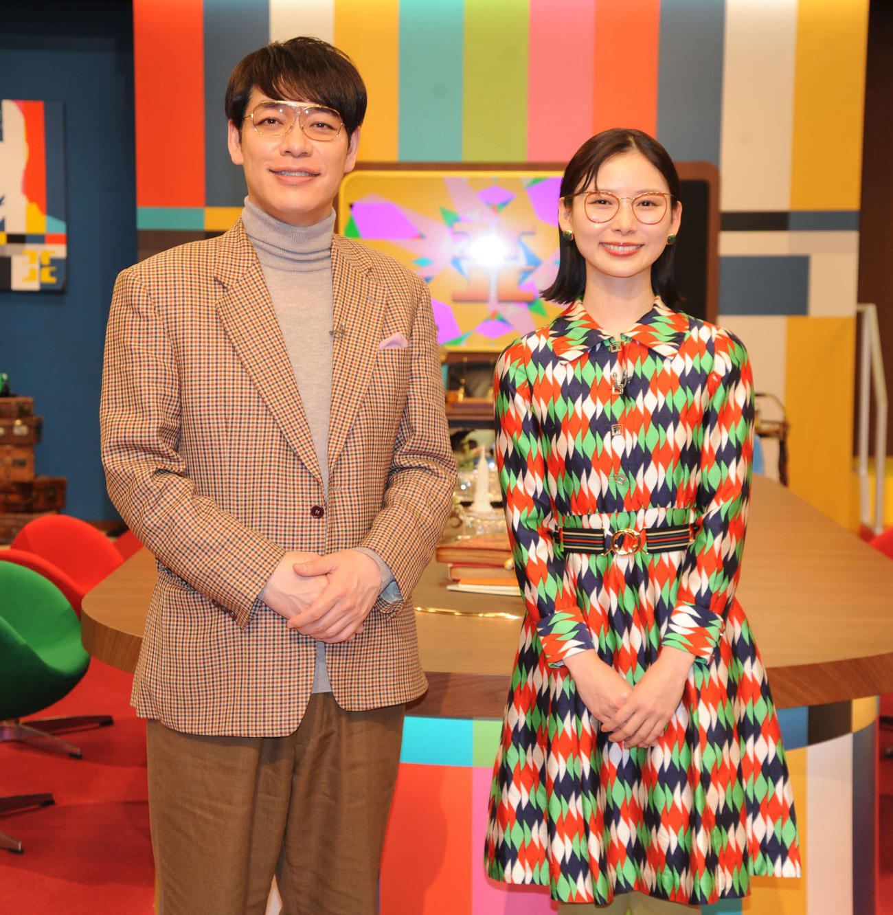 NHK新バラエティー番組「編成王川島」に出演する川島明（左）と朝日奈央（撮影・松尾幸之介）