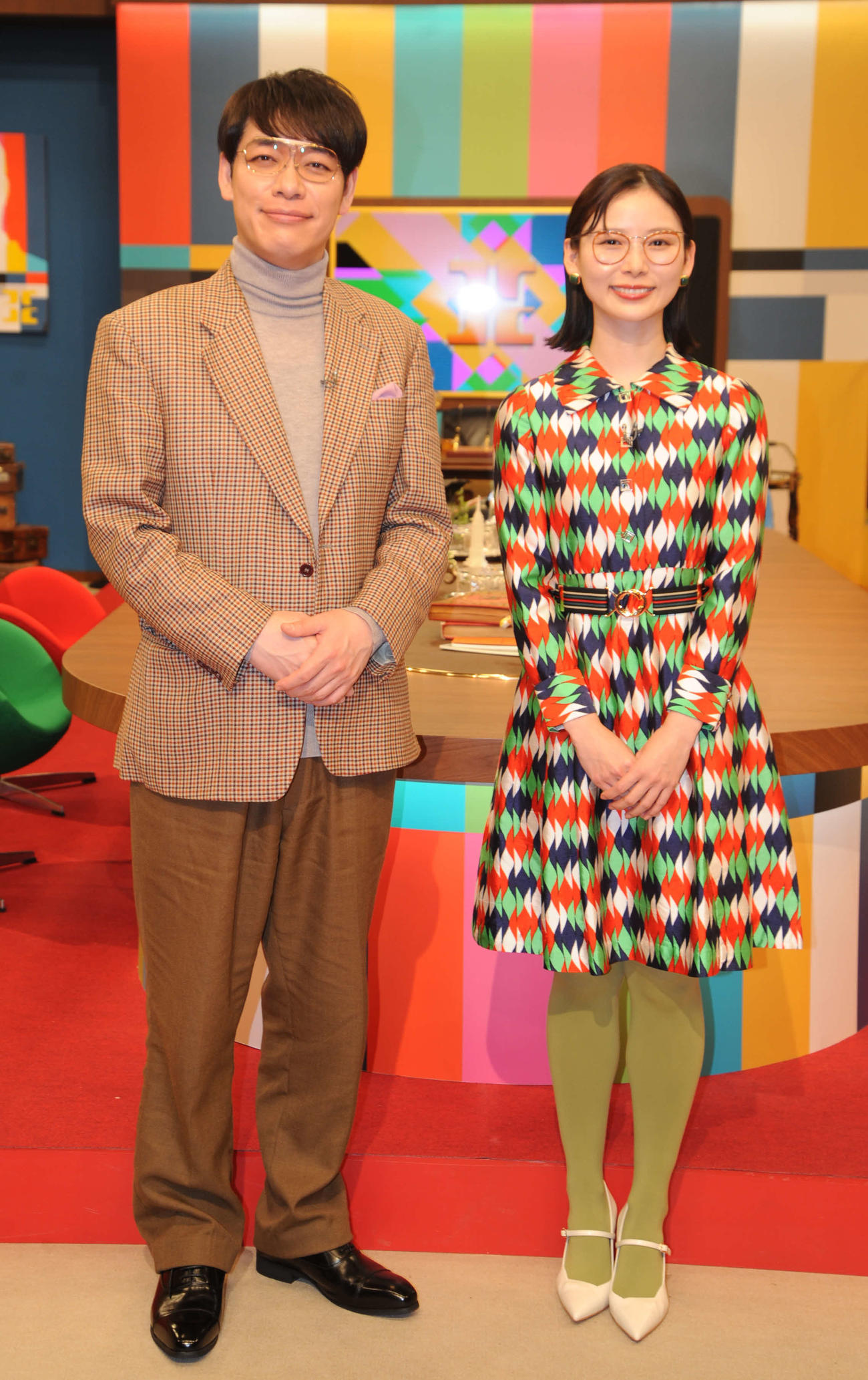 NHK新バラエティー番組「編成王川島」に出演する川島明（左）と朝日奈央（撮影・松尾幸之介）