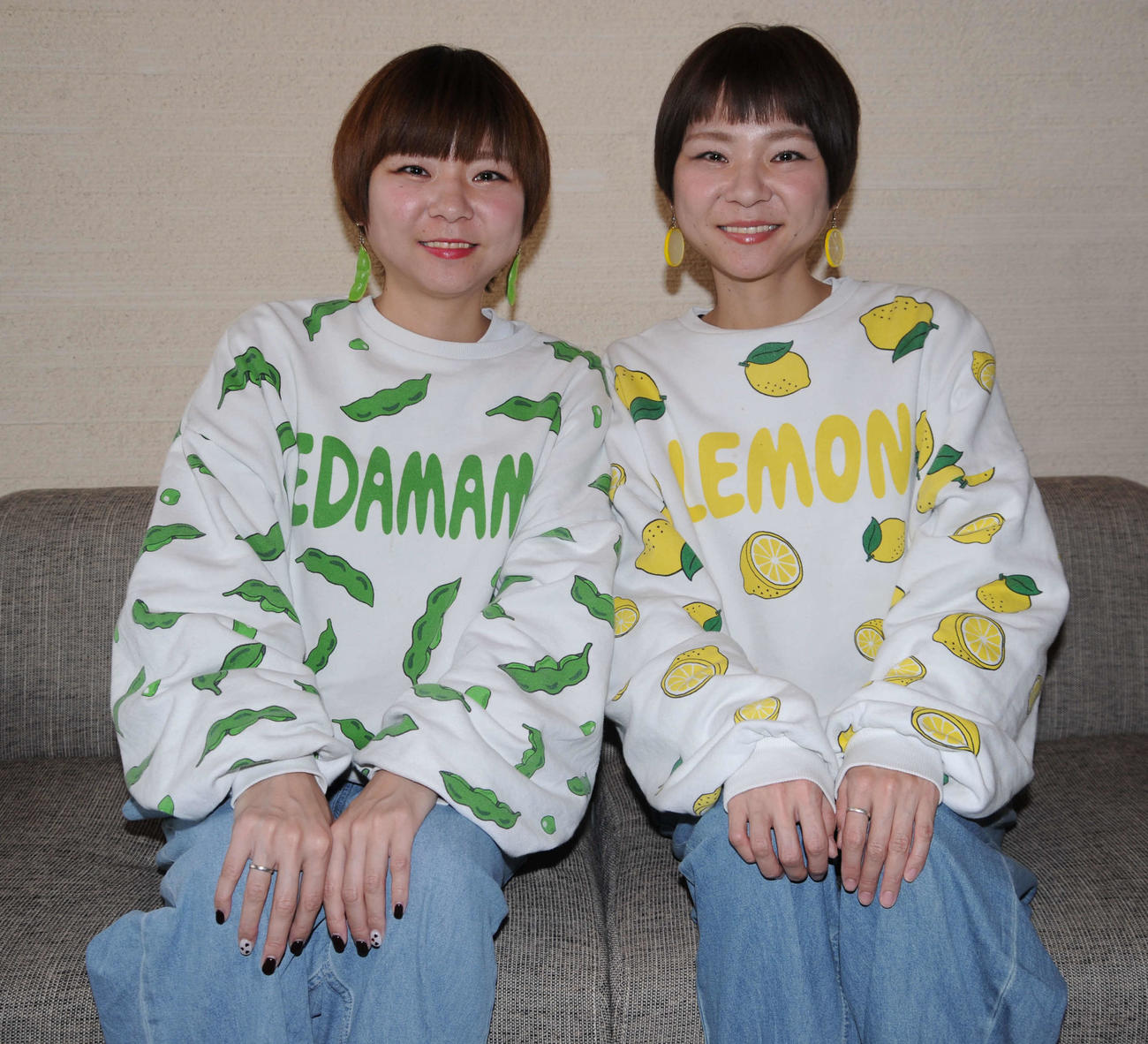 アクアシティお台場の「東京ラーメン国技館」とのコラボ動画を公開した大食い系双子姉妹YouTuber、はらぺこツインズ（撮影・松尾幸之介）