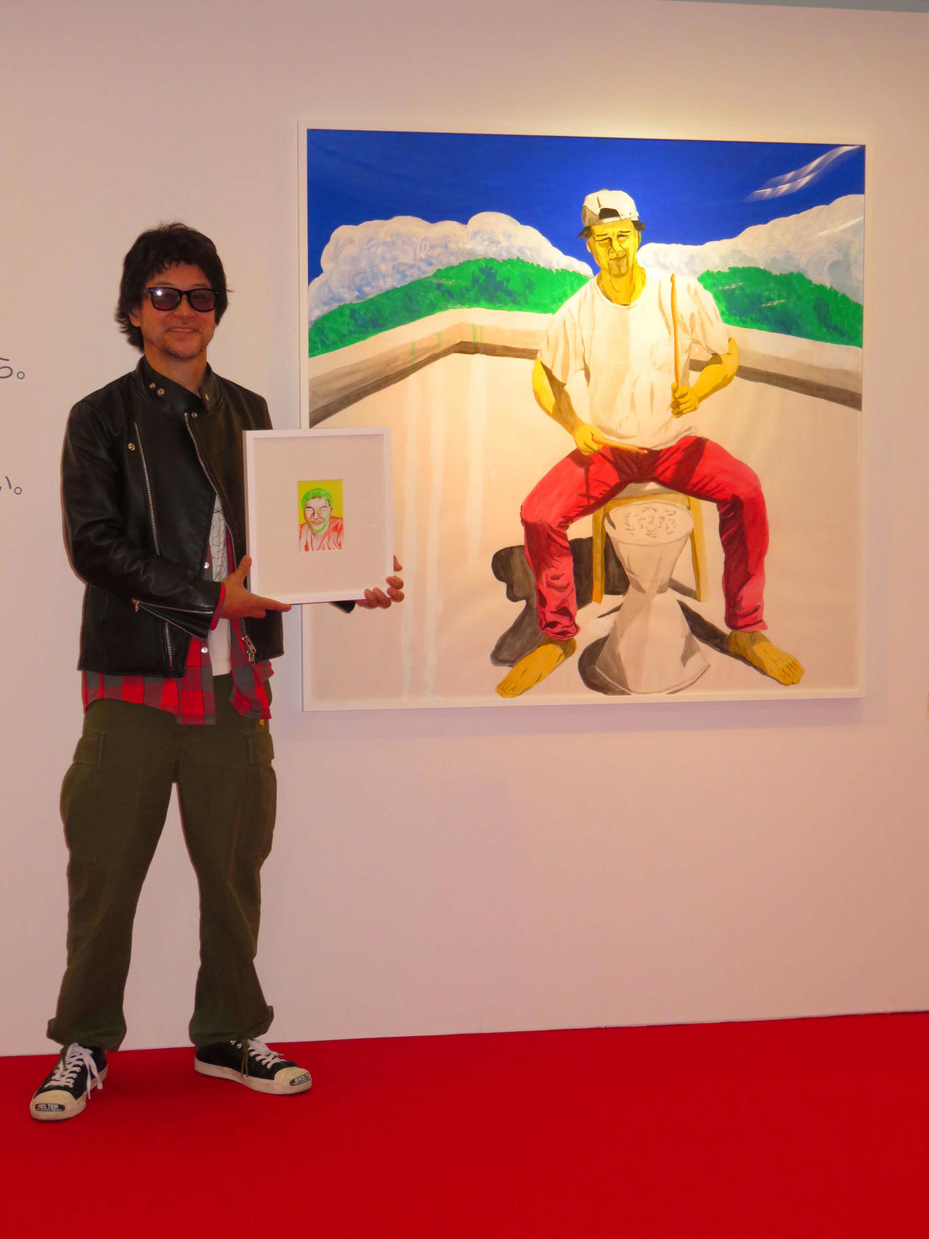 アート個展「TADANOBU ASANO EXHIBITION PLAY WITH PAIN（T）」を開いた浅野忠信（撮影・村上幸将）