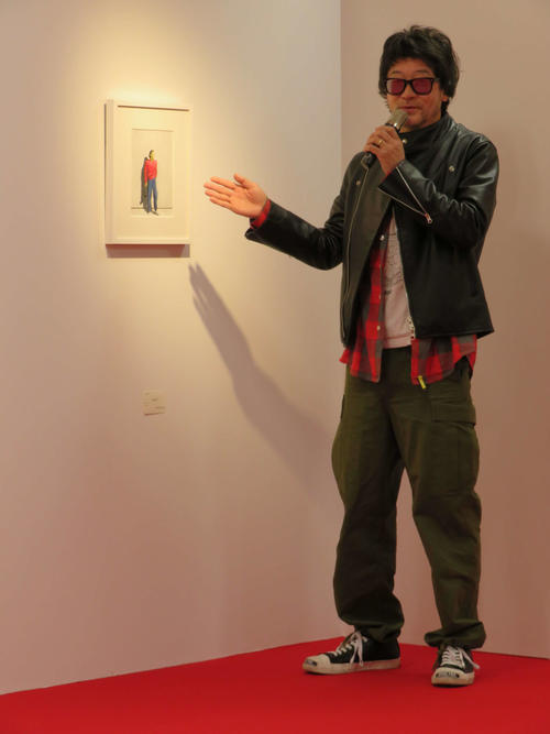 浅野忠信「僕のヒストリー」200点展示絵画個展、滝沢カレン写真に自身