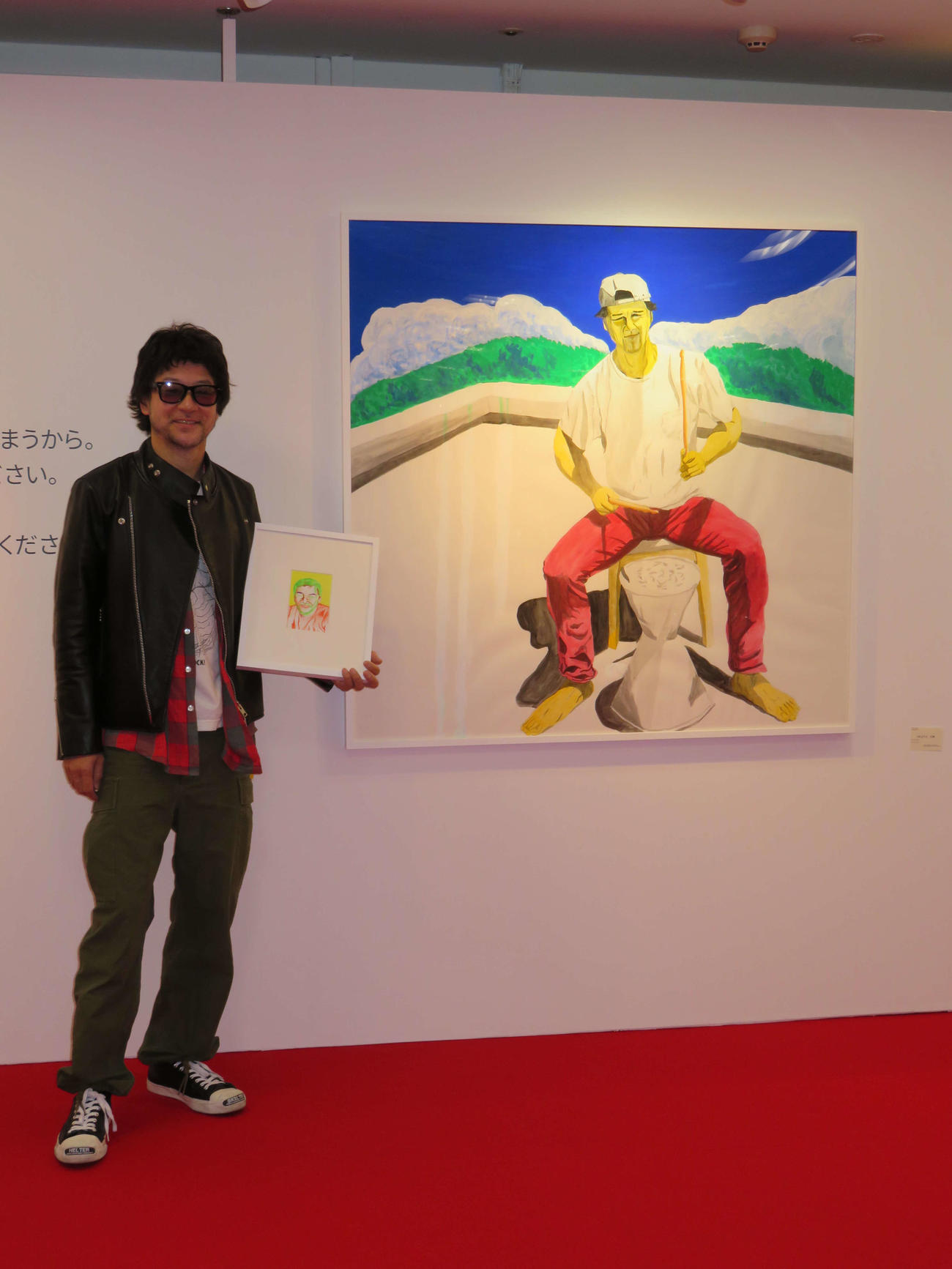 アート個展「TADANOBU ASANO EXHIBITION PLAY WITH PAIN（T）」を開いた浅野忠信（撮影・村上幸将）