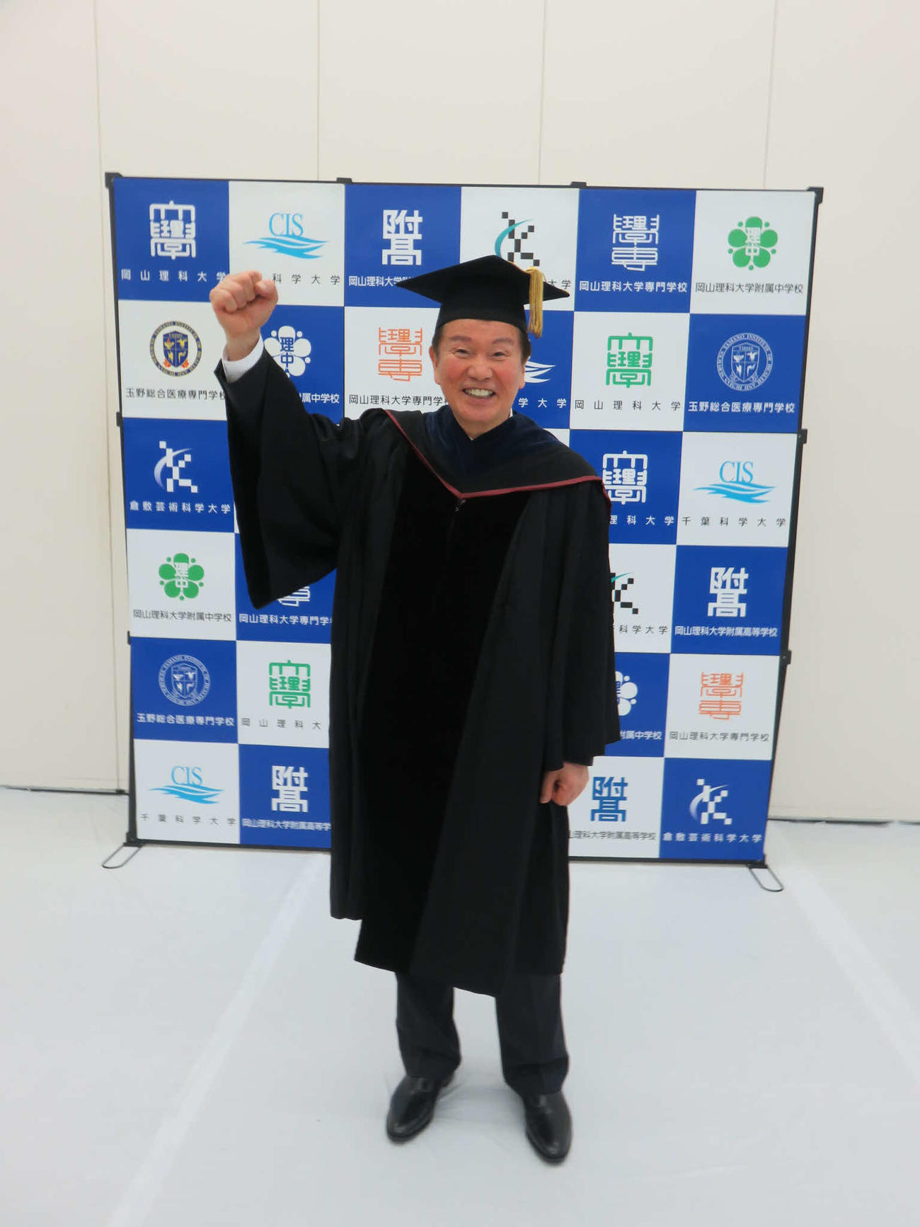 「アジアオンライン大学」開設式に出席した森田健作