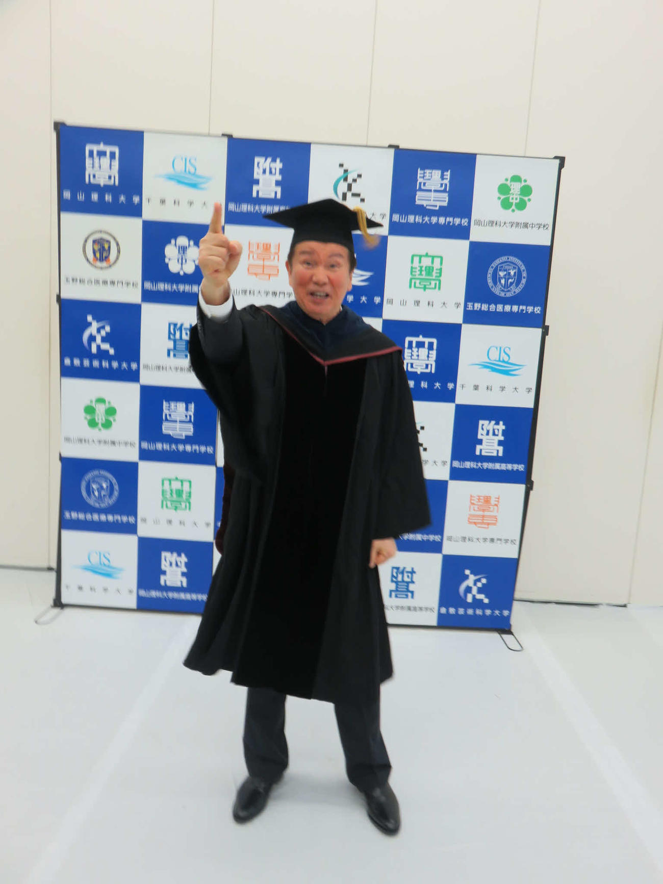 「アジアオンライン大学」開設式に出席した森田健作