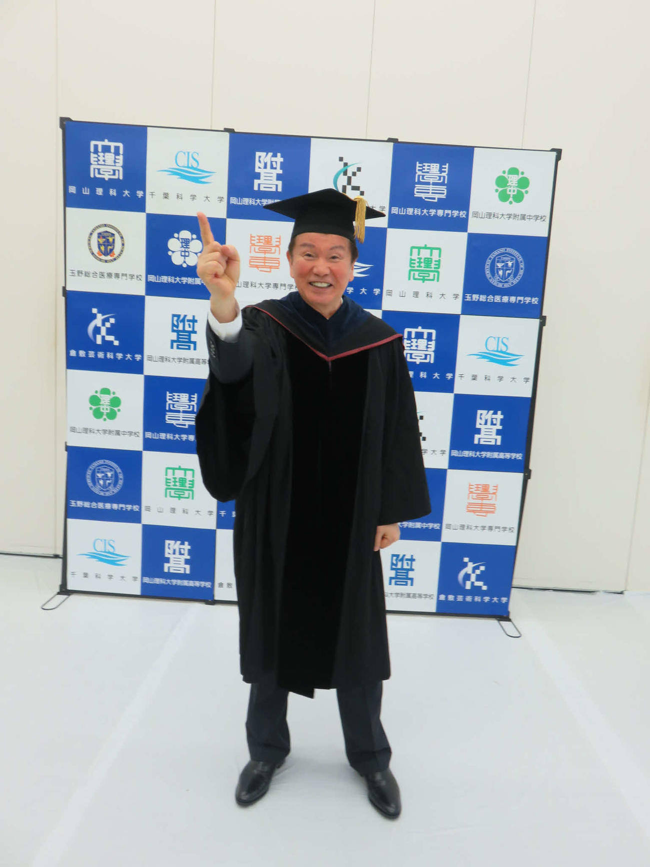 「アジアオンライン大学」開設式に出席した森田健作