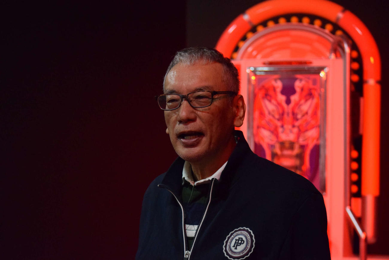 「逆境回顧録　大カイジ展」への訪問を呼びかけた福本伸行氏（撮影・阪口孝志）