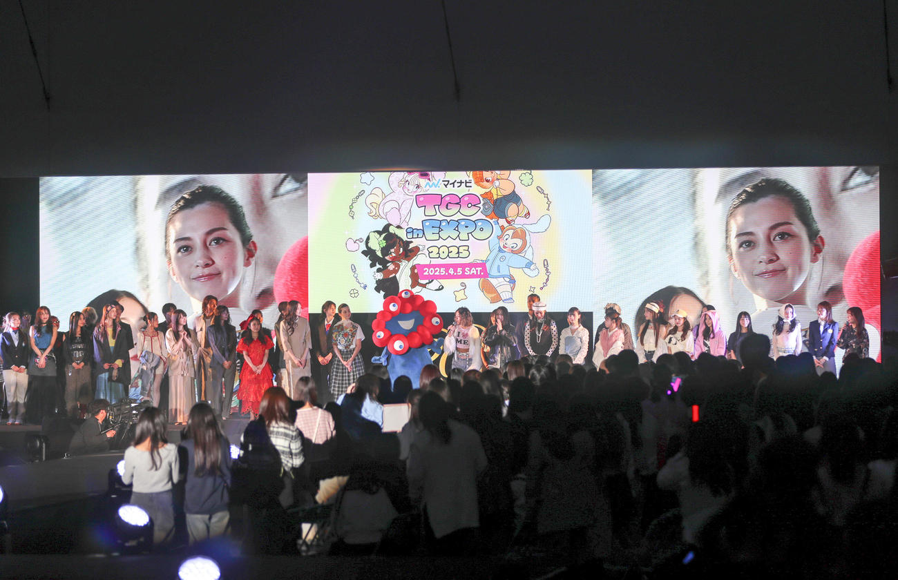 フィナーレを飾る中条あやみら（撮影・上山淳一）