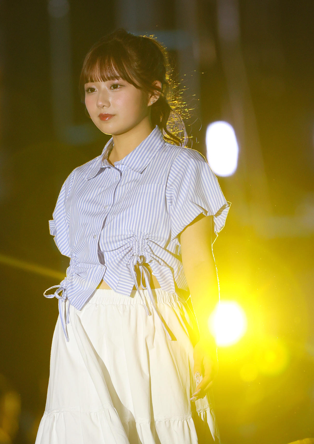 ランウェイを歩く希空（撮影・上山淳一）