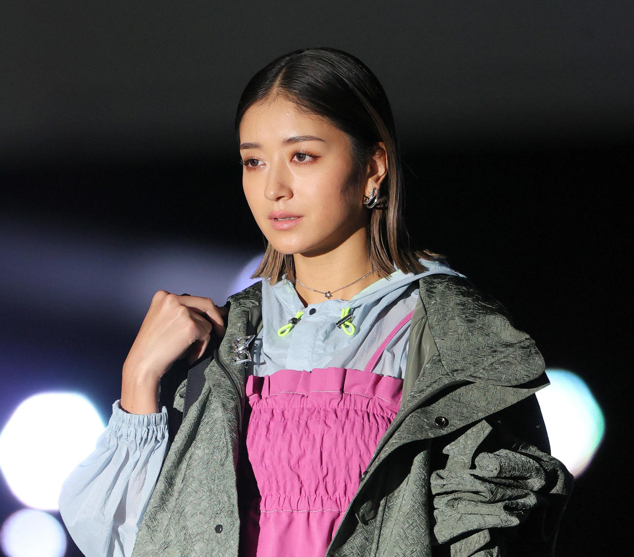 ランウェイでポーズをとる池田美優（撮影・上山淳一）