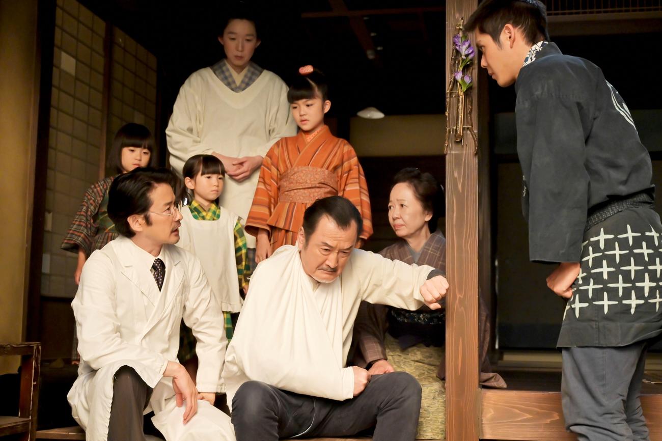 NHK連続テレビ小説「あんぱん」の1場面（C）NHK