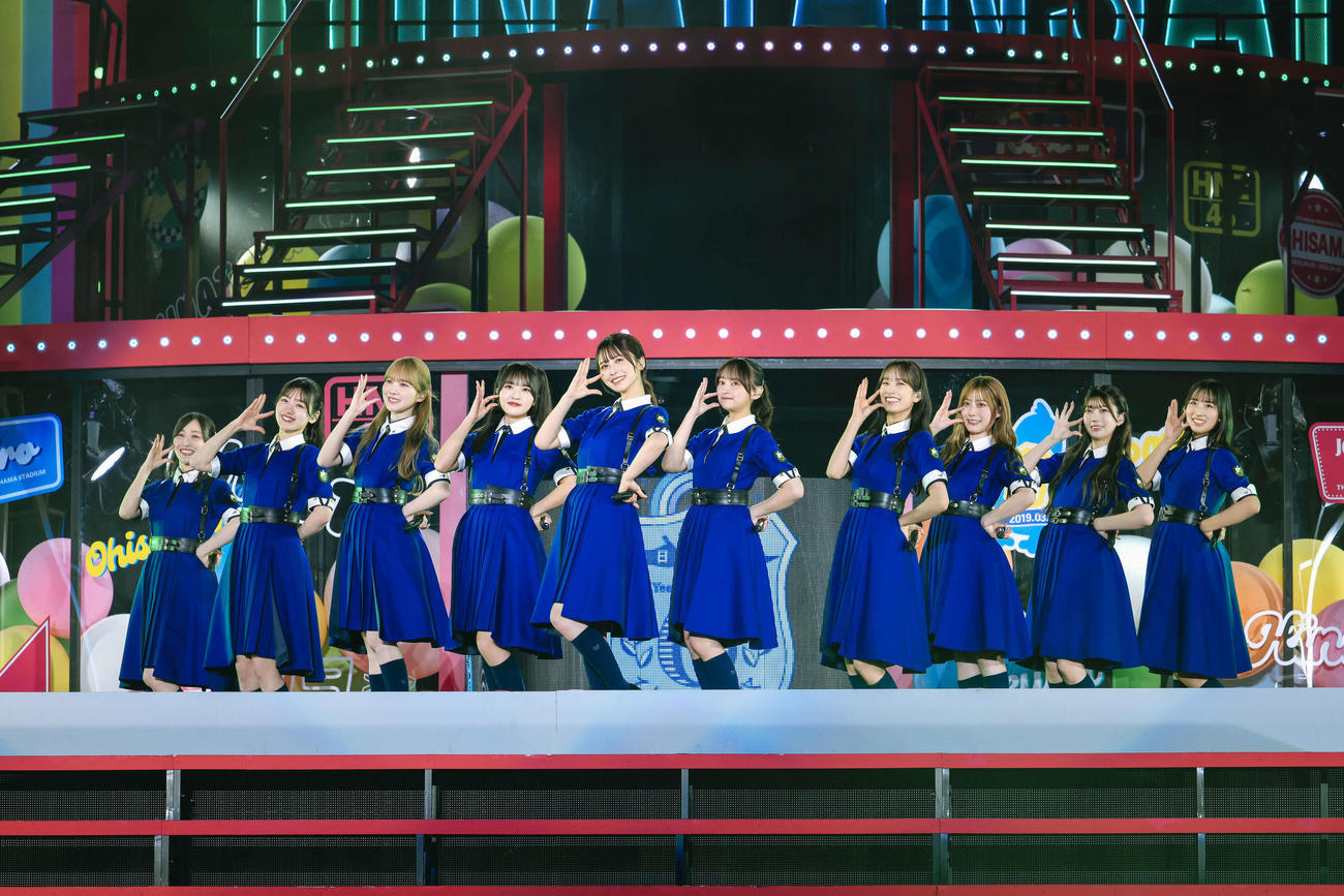日向坂46の6周年ライブ「6回目のひな誕祭」に集合した一期生。左から潮紗理菜、佐々木美玲、加藤史帆、高瀬愛奈、長濱ねる、影山優佳、佐々木久美、東村芽依、高本彩花、井口眞緒　撮影・上山陽介氏