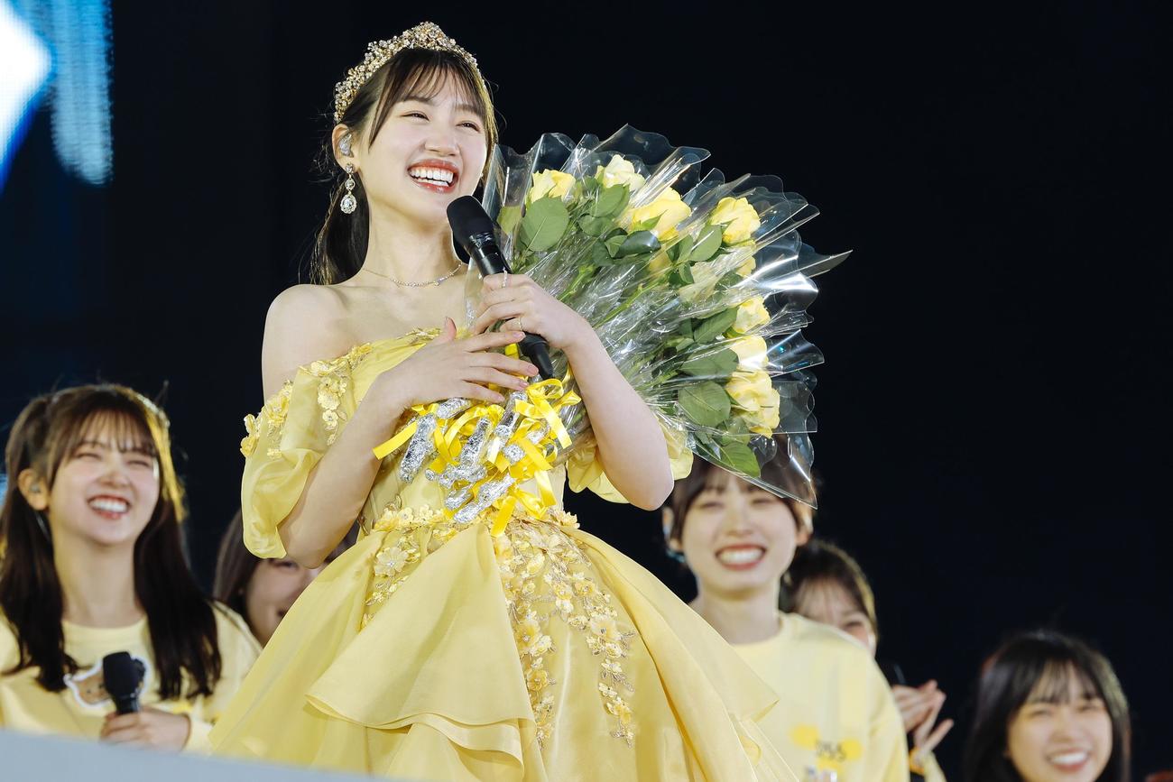 日向坂46の6周年ライブ「6回目のひな誕祭」初日公演であいさつする佐々木美玲