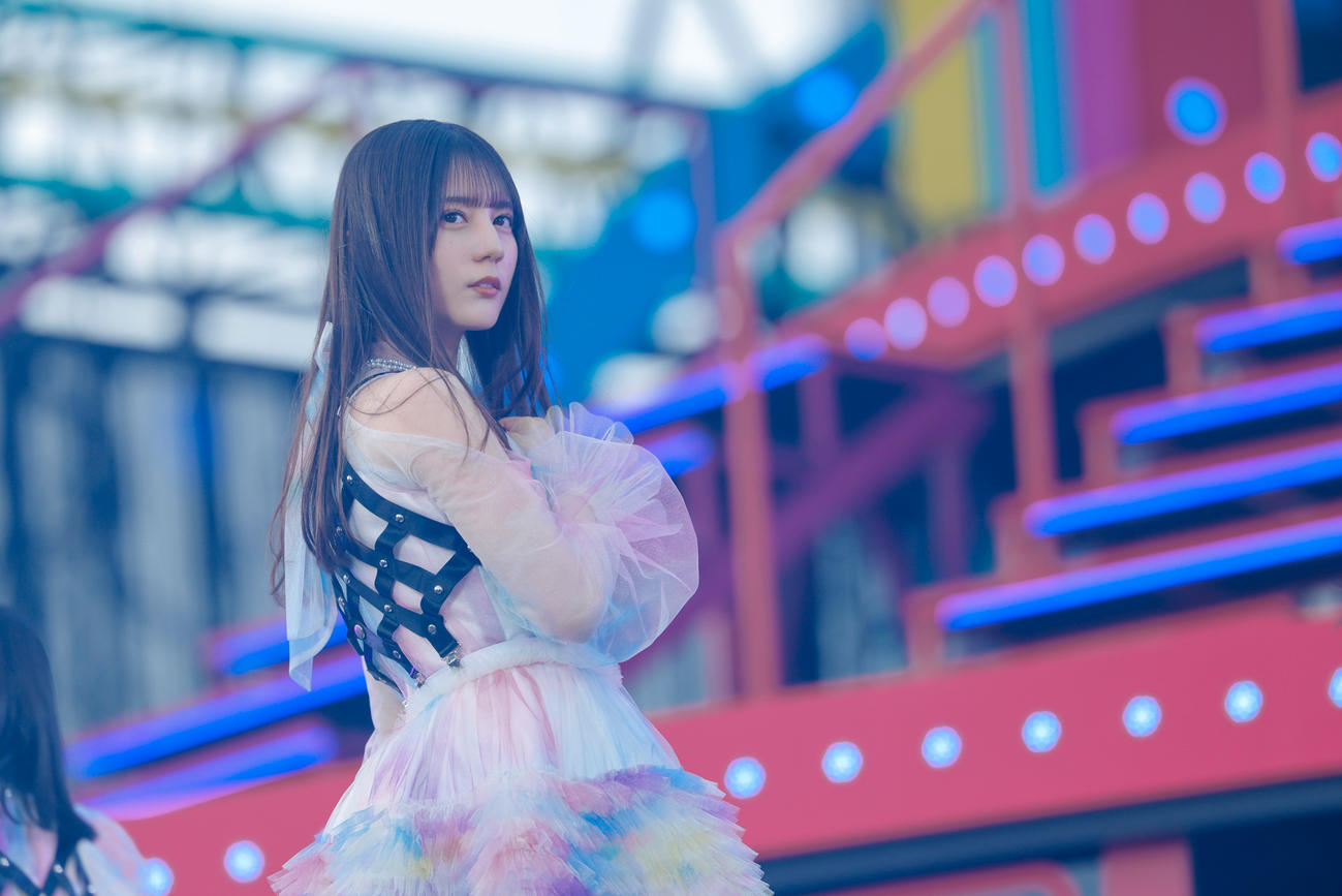 6周年ライブ「6回目のひな誕祭」でパフォーマンスする日向坂46小坂菜緒