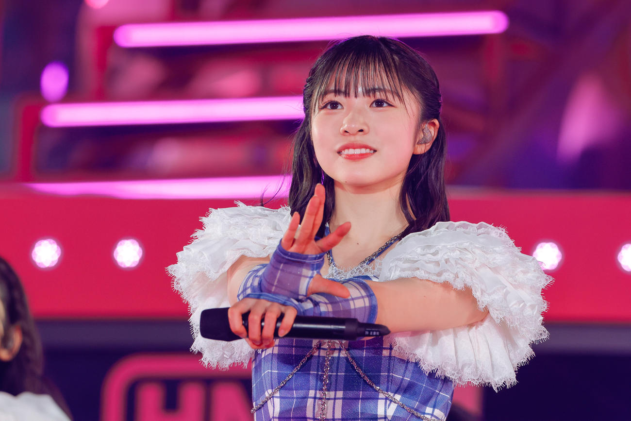 6周年ライブ「6回目のひな誕祭」を開催した日向坂46。パフォーマンスする正源司陽子