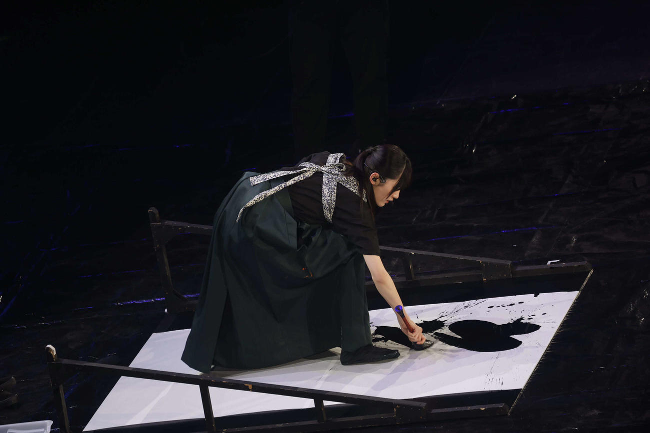 お披露目イベントで特技を披露する乃木坂46の6期生、大越ひなの／鈴木健太（KENTA Inc．）