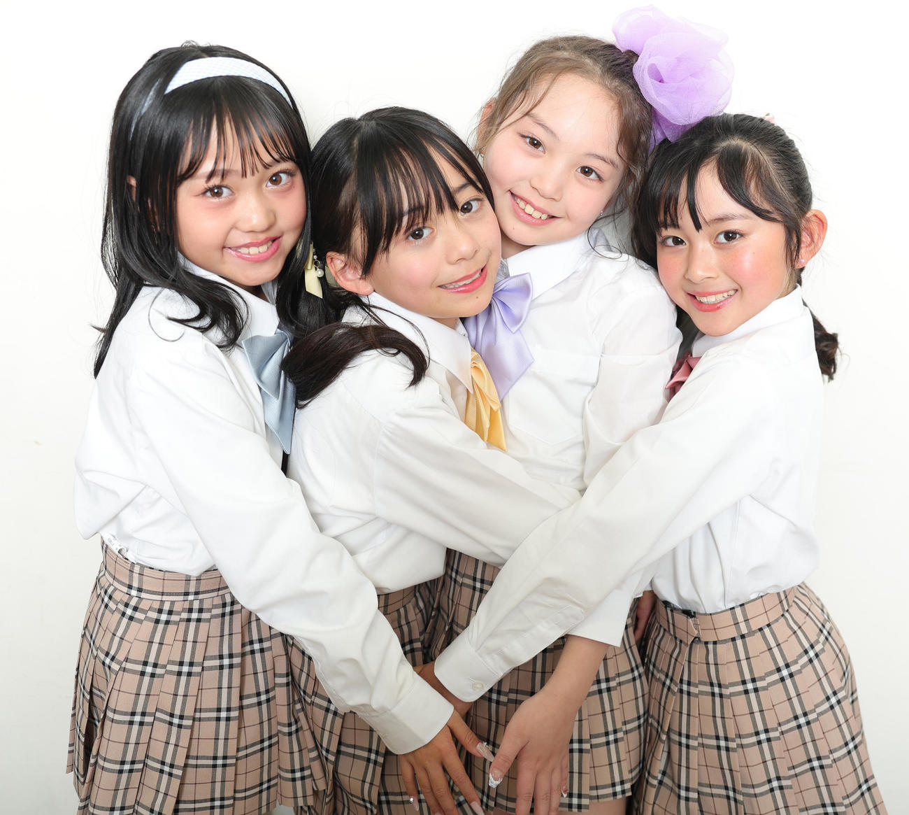 初々しいNatuulの4人。（左から）るみな、なゆ、ラリッサ、かんな