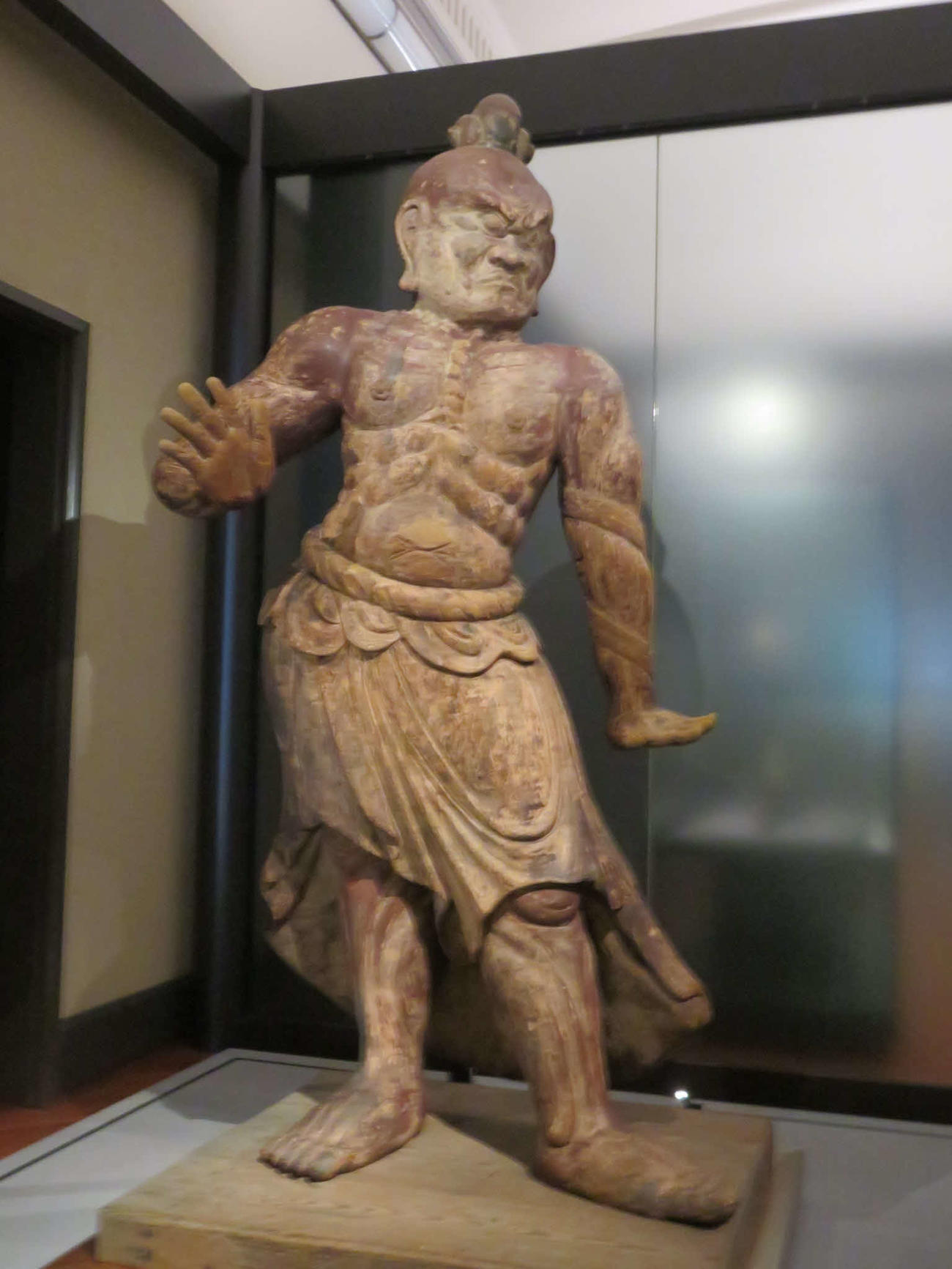 東京国立博物館に展示されている仁王像の阿形