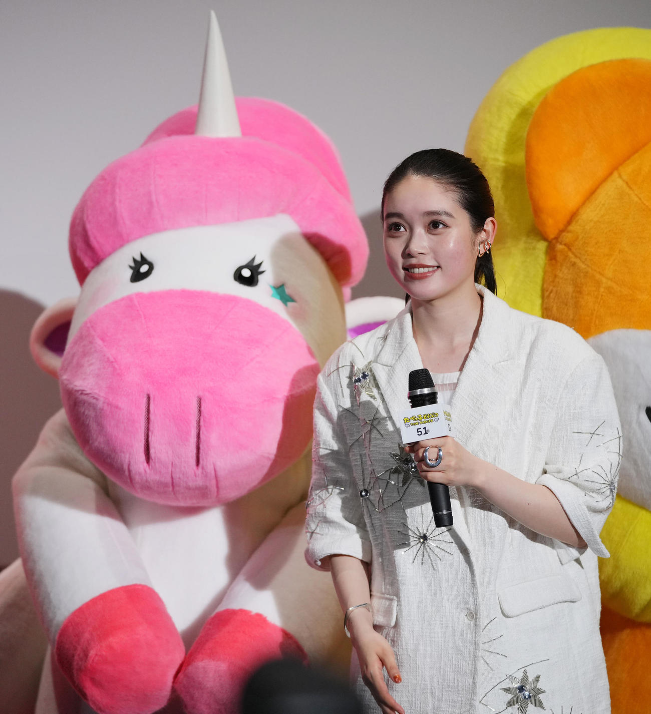 映画「たべっ子どうぶつ　THE MOVIE」完成披露試写会であいさつする高石あかり（撮影・垰建太）