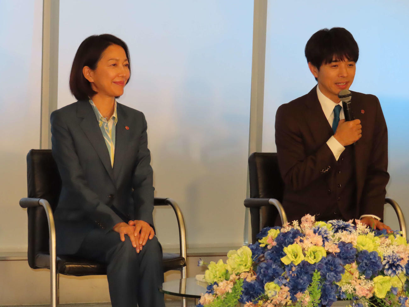 テレビ朝日系「特捜9 final season」座談会に出席した羽田美智子（左）、井ノ原快彦