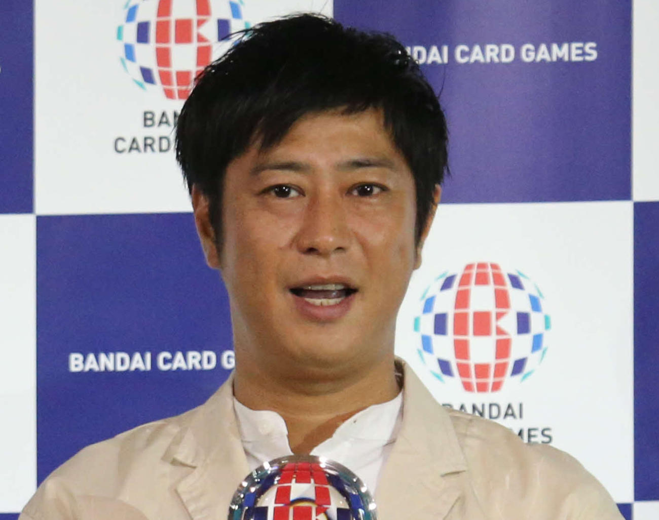 尾形貴弘（2023年撮影）