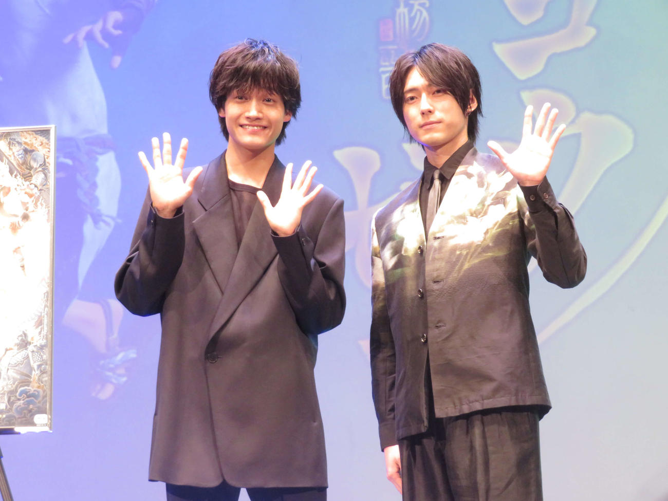都内で3DCGアニメ映画「ヨウゼン」公開御礼舞台あいさつに登壇したAぇ！group佐野晶哉と増田俊樹（右）
