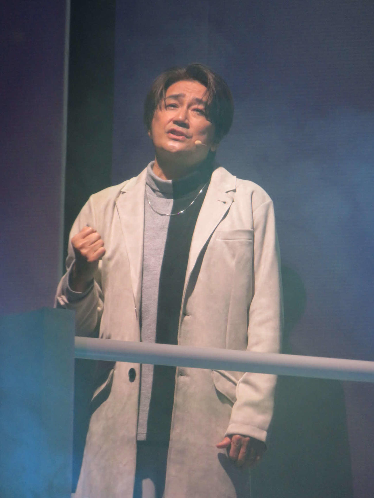 熱唱する近藤真彦