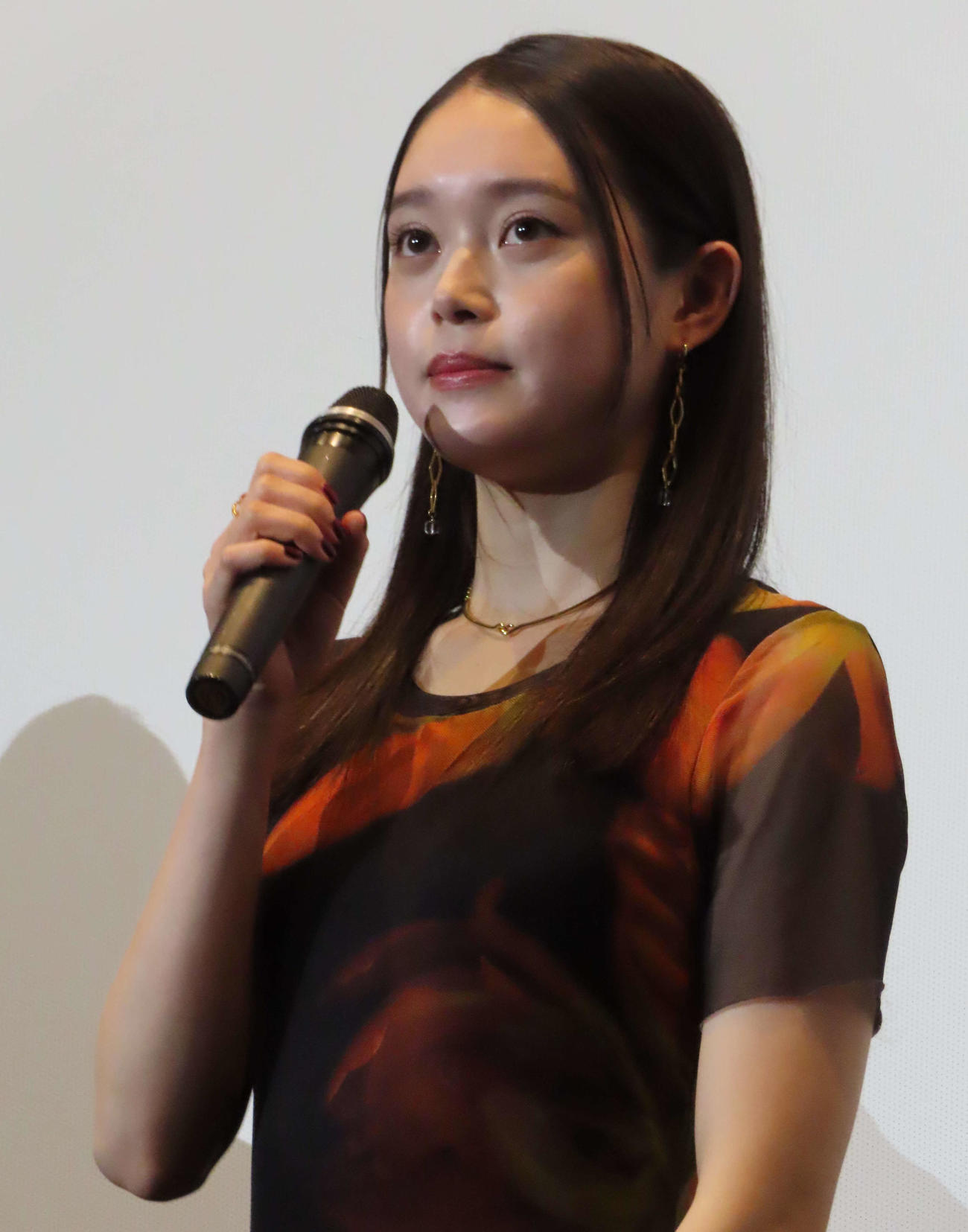 主演映画「ゴーストキラー」の公開記念舞台あいさつに出席した高石あかり