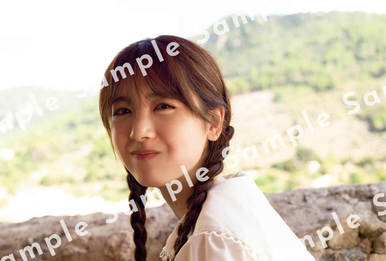 乃木坂46筒井あやめファースト写真集の特典カット（細居幸次郎氏撮影）