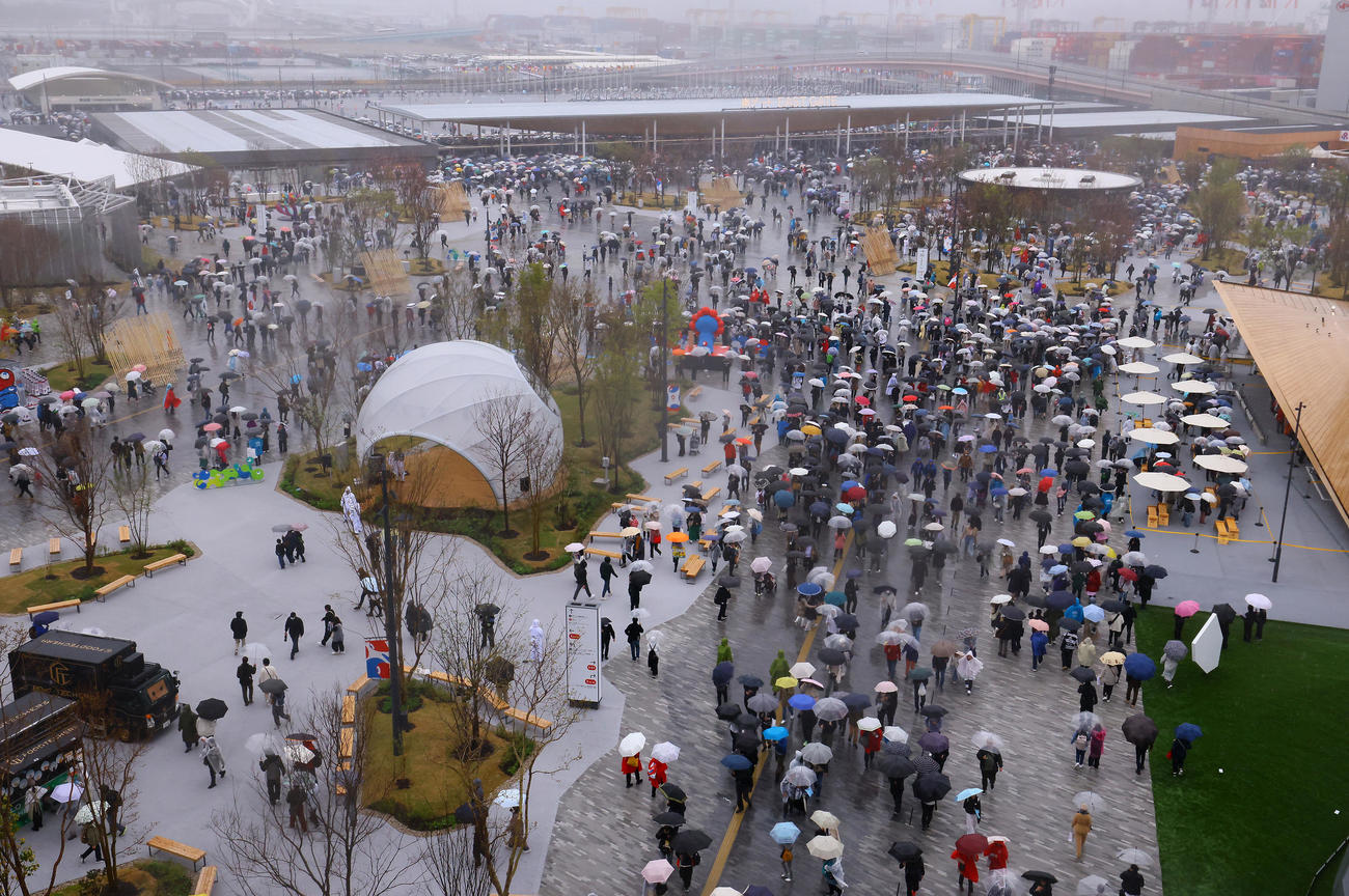 大阪・関西万博が開幕も、会場は暴風雨に見舞われた（撮影・藤尾明華）