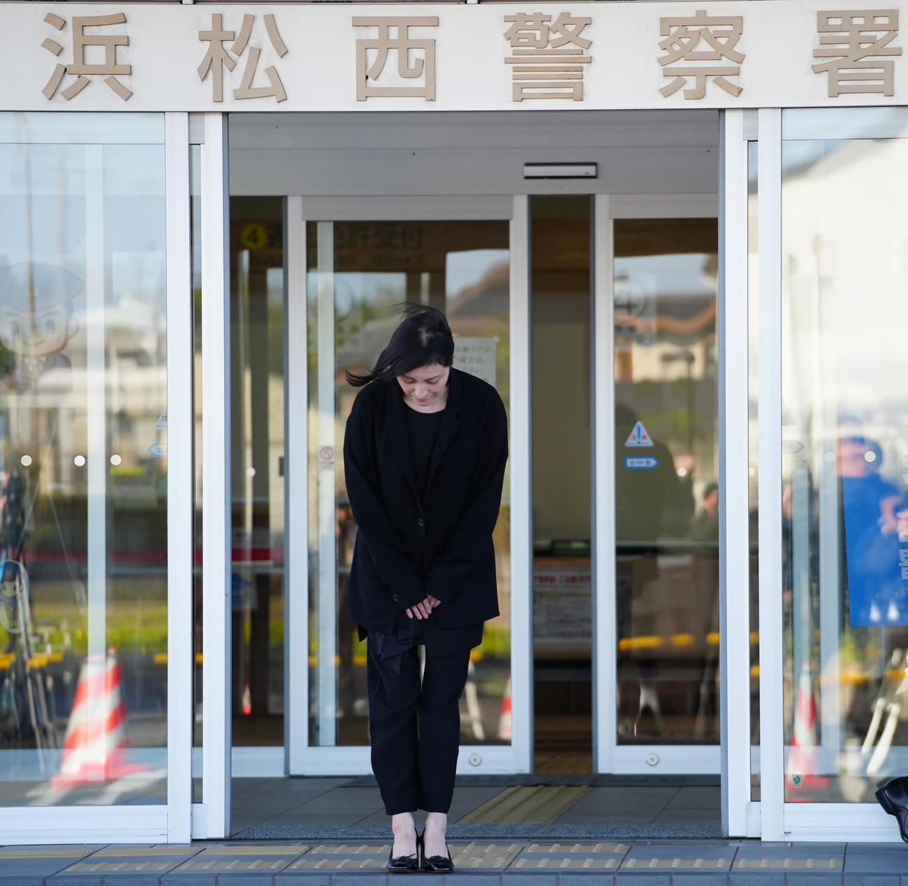 釈放された広末涼子（撮影・清水貴仁）