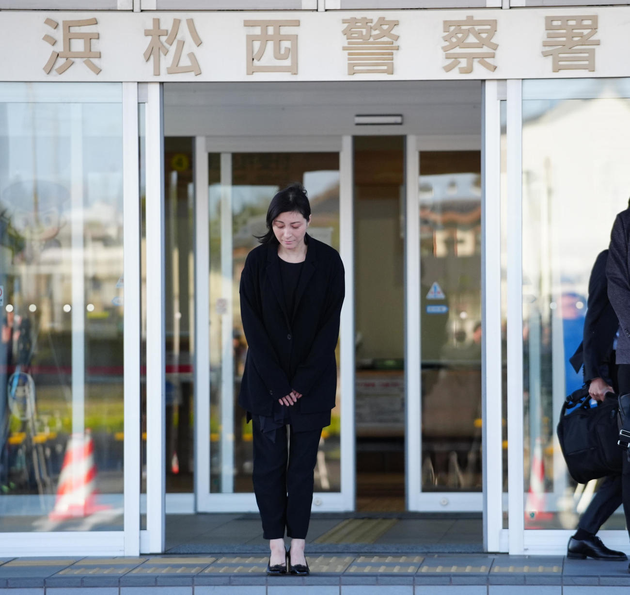 釈放された広末涼子（撮影・清水貴仁）
