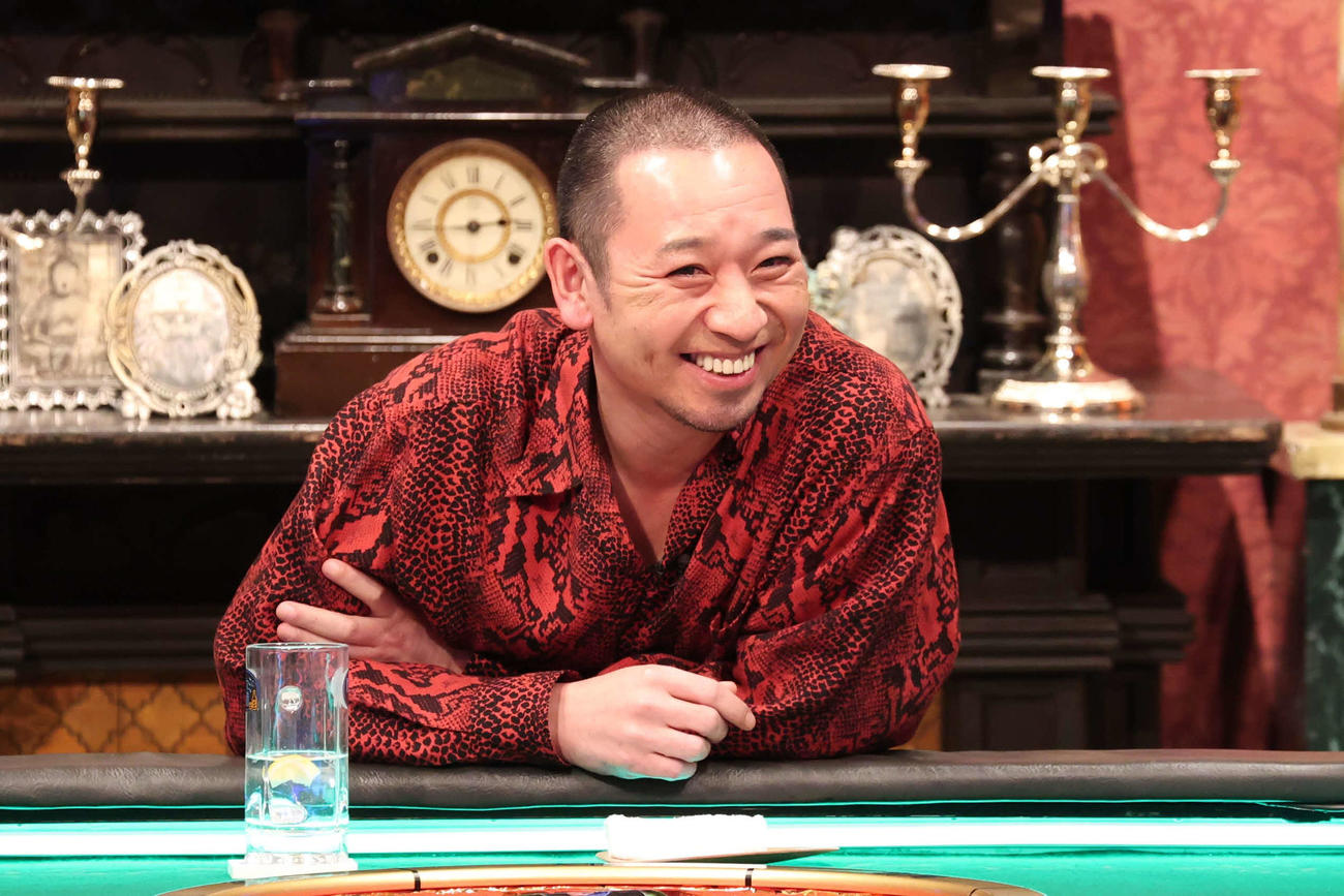 フジテレビ系「酒のツマミになる話」に出演する千鳥の大悟（C）フジテレビ