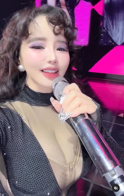 2NE1ボムのインスタグラムから