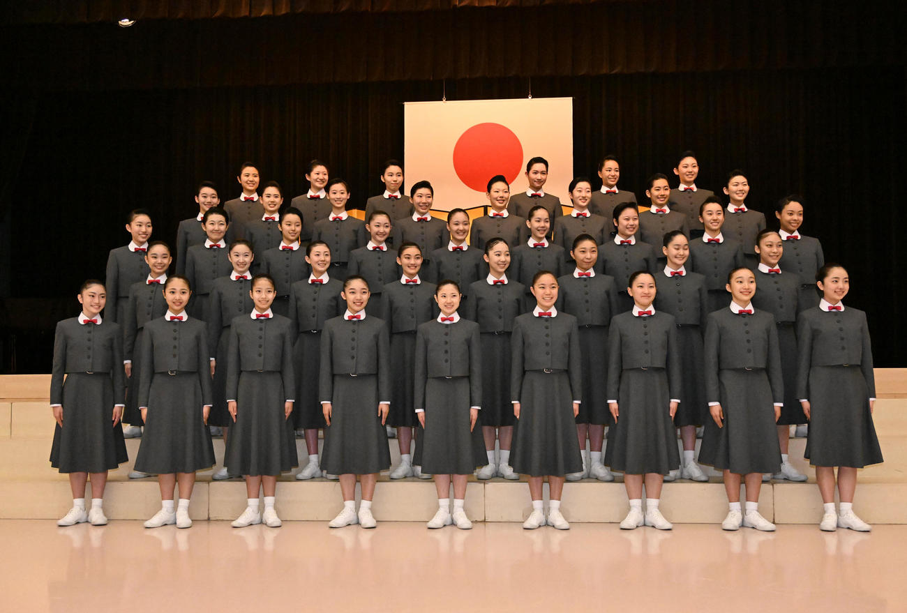 宝塚音楽学校に入学した第113期生（撮影・石井愛子）