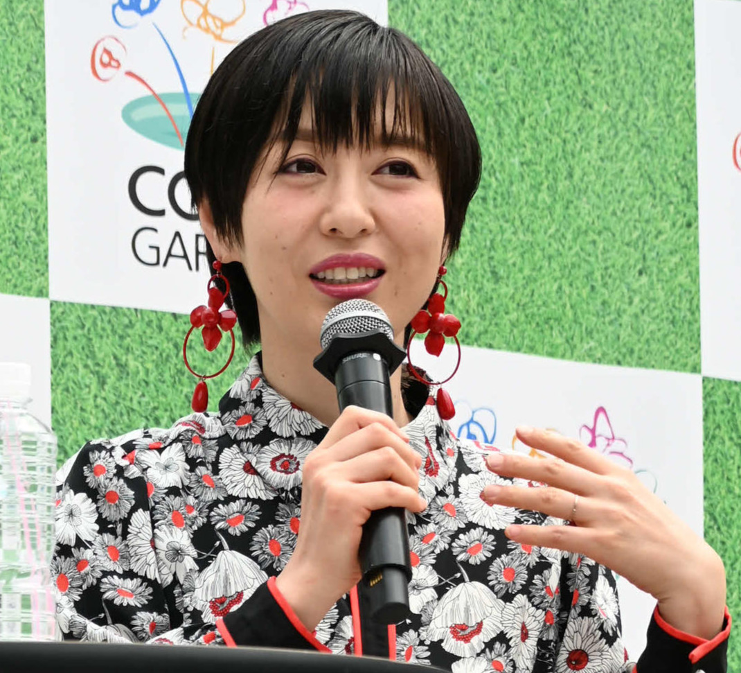 大阪・京橋の地下街にあるショッピングセンター「コムズガーデン」リニューアルオープンのトークイベントに出席した宇都宮まき（撮影・松浦隆司）