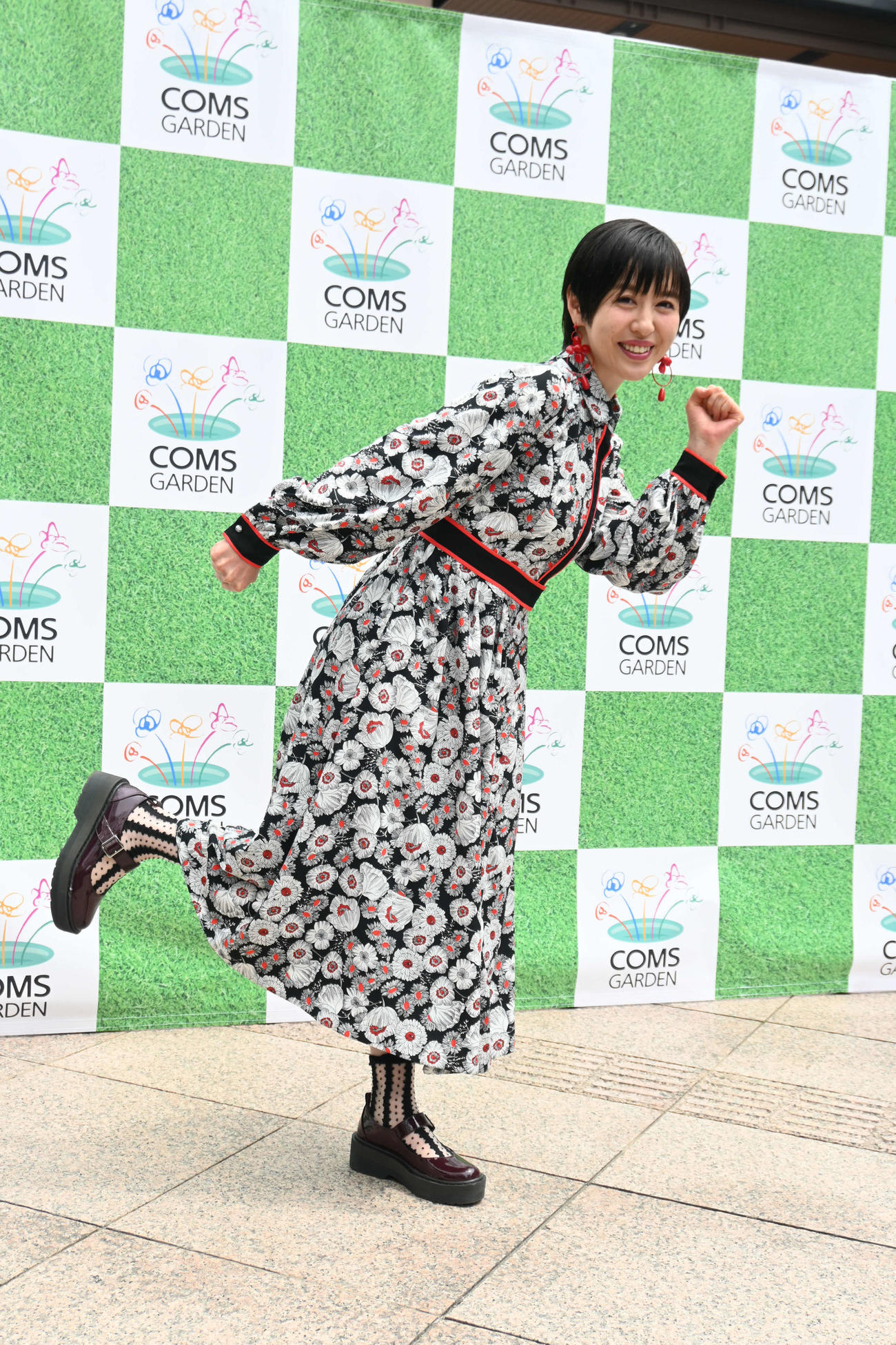 大阪・京橋の地下街にあるショッピングセンター「コムズガーデン」リニューアルオープンのトークイベントに出席した宇都宮まき（撮影・松浦隆司）
