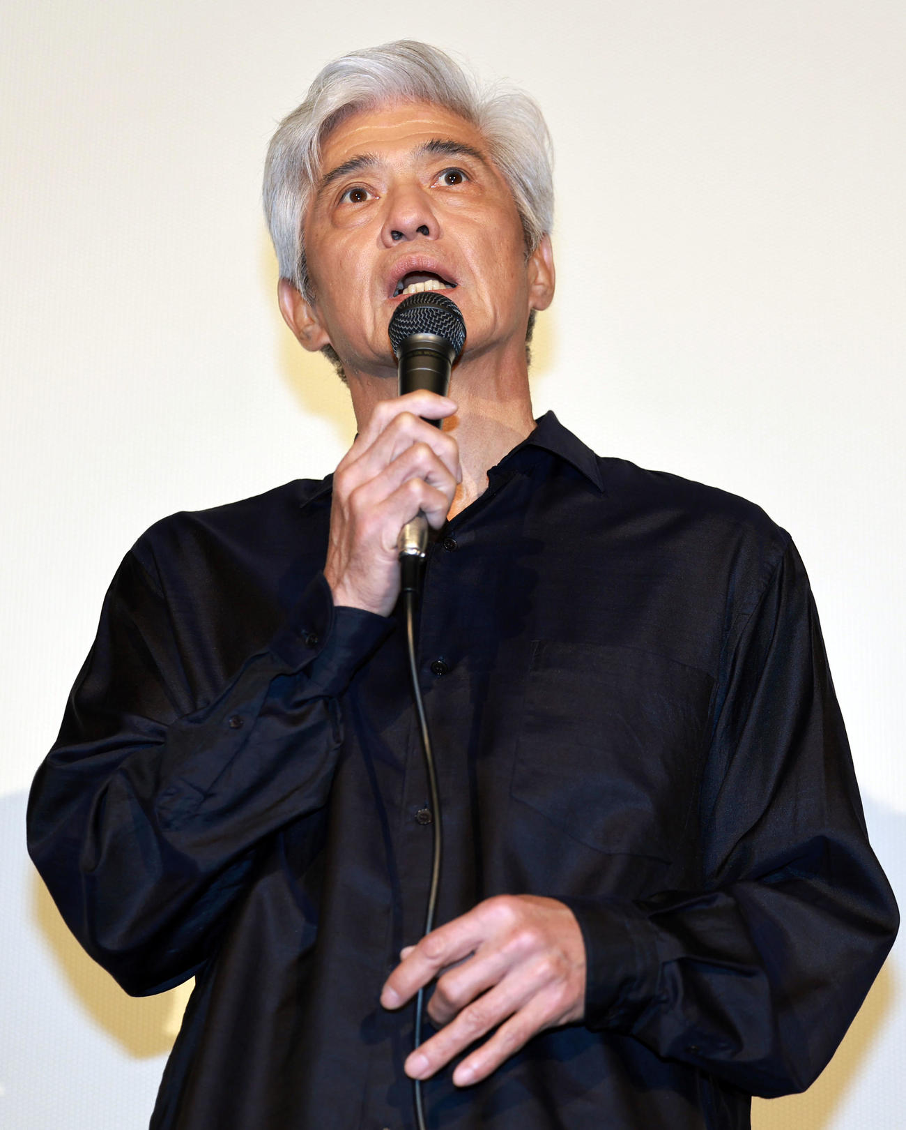 映画「ハッピー☆エンド」の舞台あいさつに登場した佐藤浩市（撮影・野上伸悟）