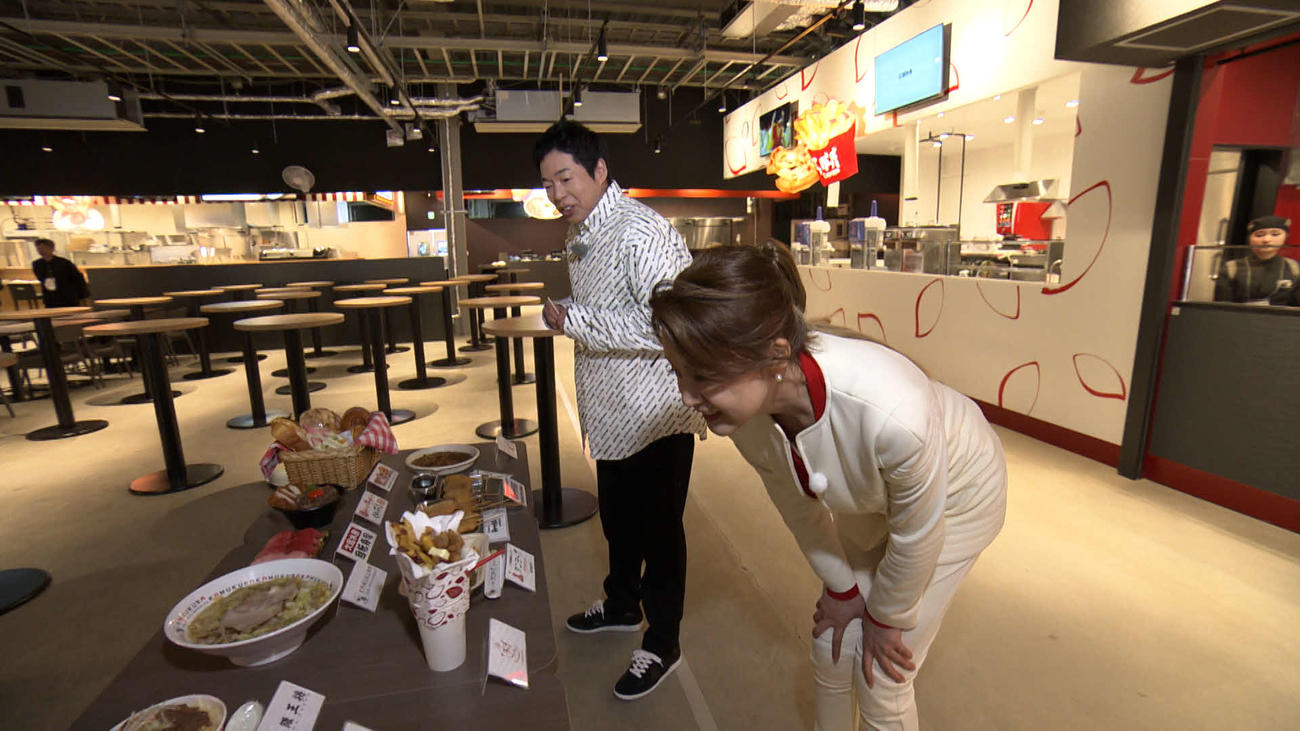 「ごぶごぶ」で共演した藤原紀香（手前）と今田耕司（C）MBS