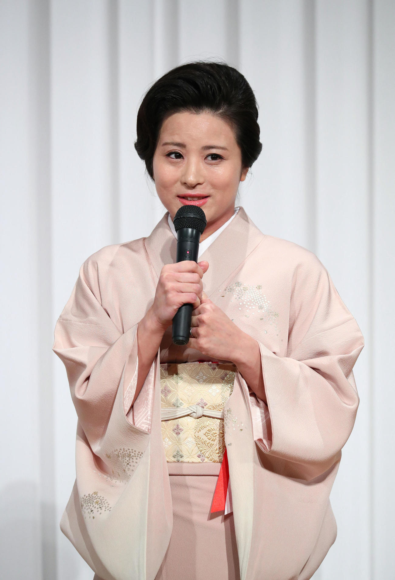 中村七之助の結婚を兄夫婦“勘九郎&前田愛”が人文字?で祝福 - 芸能写真ニュース : 日刊スポーツ