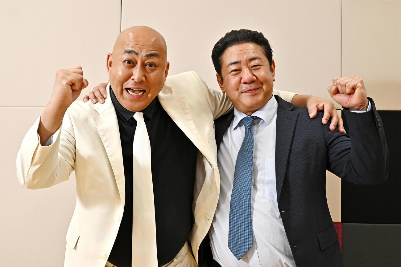 単独ツアー「バカの恩返し」の抱負を語った錦鯉の長谷川雅紀（左）と渡辺隆（撮影・滝沢徹郎）