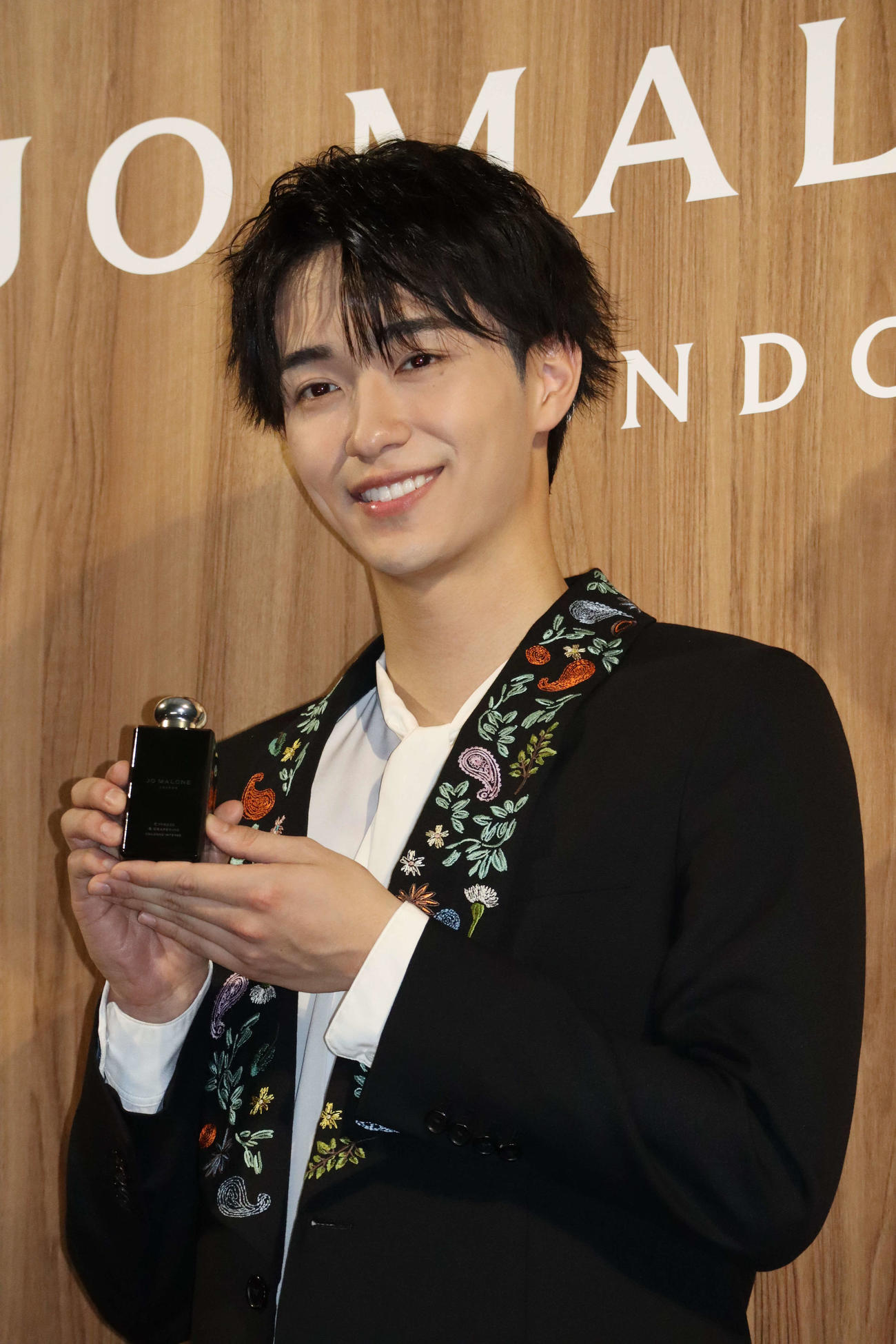 「ジョー　マローン　ロンドン」のフォトコールに出席した野村康太