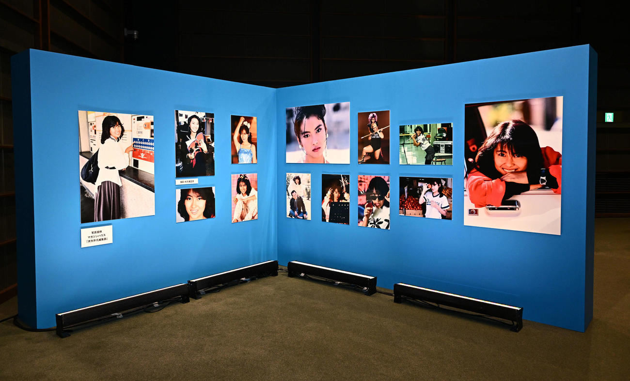 中山美穂さんお別れの会の会場に飾られた写真（撮影・滝沢徹郎）